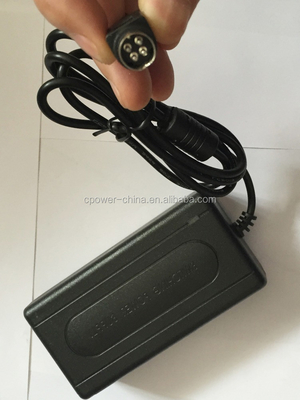 Certificado CE Adaptador de alimentación de escritorio de 12V 5A para fuente de alimentación de corriente alterna continua de 4 pines de 60W en negro
