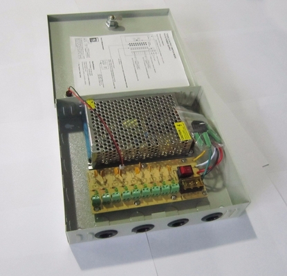 Caja de suministro de energía de CCTV 9CH 12V 5A DC Salida 60W Eficiencia 90% Frecuencia de salida 50/60Hz
