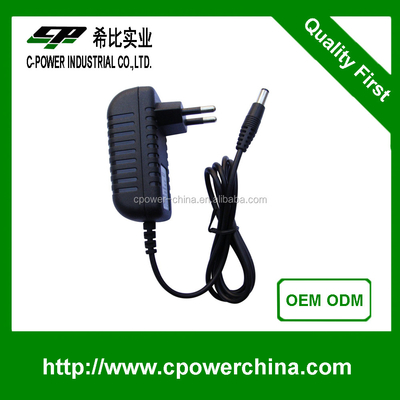 Cargador de adaptador de CA/CC con certificación CE y variaciones de salida CC de 3,2 V a 5,4 V