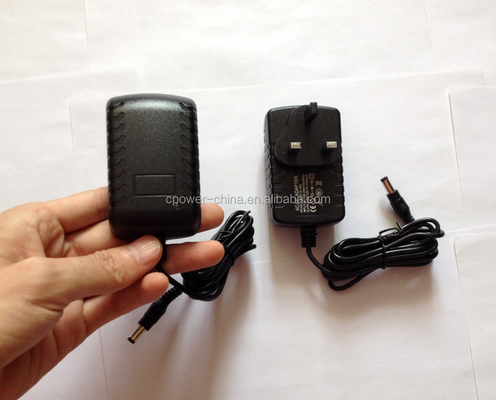 Adaptador de alimentación de corriente continua de 9 V con voltaje de salida de 9 V y corriente de salida de 500 mA