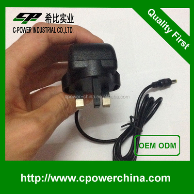 12V Voltado de salida Adaptador de energía AC DC Eficiencia del 90% para 110V 220V Fabricación