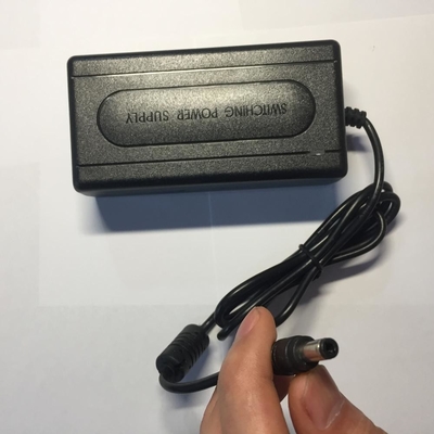 Escritorio 100 240V AC 12VDC 6Amp Adaptador 72W 12V de fuente de alimentación de salida de corriente 6A