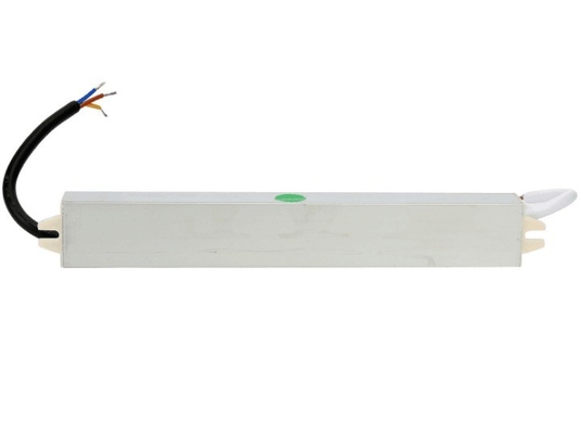 Conducción LED de salida de voltaje constante 12V 30W para entrada de CA 100-270V y diseño impermeable