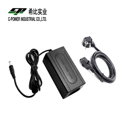 Fuente de alimentación de 60 W para productos electrónicos 12VDC Voltado de salida EU Plug 100-240V Entrada CA