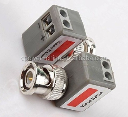Fácil de instalar CCTV Coaxial BNC Video y Power Balun Transceiver a CAT5 Ángulo recto
