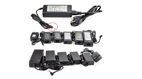 AC100-240V 48V 2A 96W Adaptador de energía de voltaje constante de corriente continua por C-Power con materiales