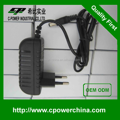 Adaptador de alimentación de 12 W con corriente de salida de 1000 mA y voltaje de entrada de 100-240 V