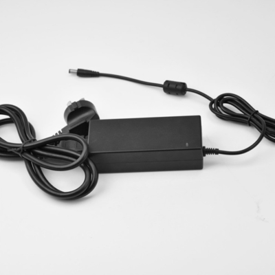 Adaptador de energía C-Power 5V 30W 5V 6A con material resistente al fuego ABS PC y voltaje constante