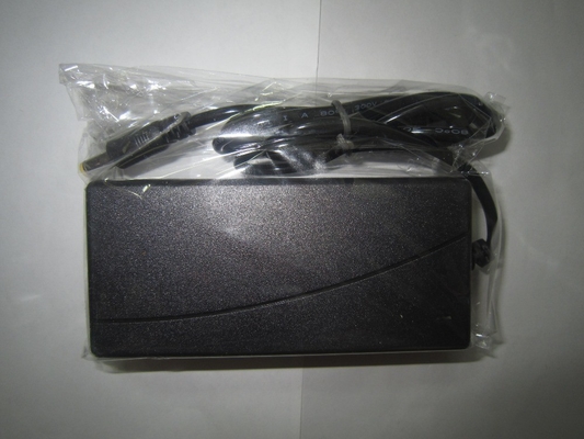Adaptador de fuente de alimentación de iluminación LED 12V 5A 60W con enchufe de 3 pines y voltaje de entrada 220V