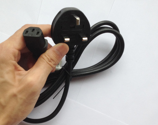 Adaptador de fuente de alimentación de iluminación LED 12V 5A 60W con enchufe de 3 pines y voltaje de entrada 220V