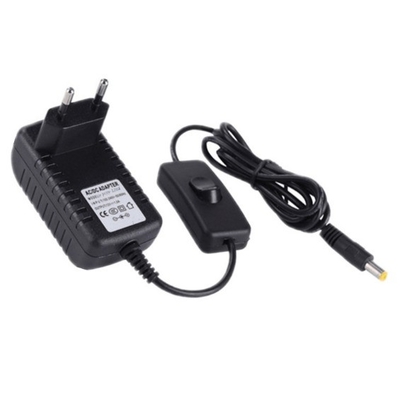 Adaptador de alimentación de voltaje de entrada AC100-240V de 12 V con conectores múltiples de CC de interruptor en línea