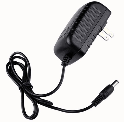 Aumenta tu electrónica con el adaptador de energía C-Power 13V 2A y salida de voltaje constante