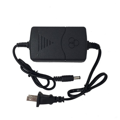 Adaptador de alimentación de corriente alterna de 18W con salida de 12V 1.5A y conector de corriente alterna de 5.5*2.1/2.5