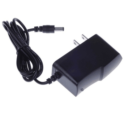 Adaptador de energía de 5V 1A C-Power con entrada de 100-240V CA y conector 5.5*2.1/5.5*2.5 CC