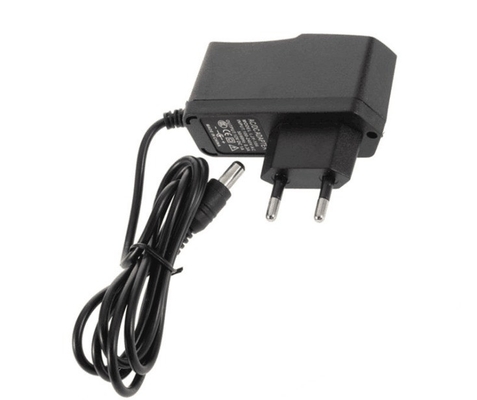 Adaptador de energía de 5V 1A C-Power con entrada de 100-240V CA y conector 5.5*2.1/5.5*2.5 CC