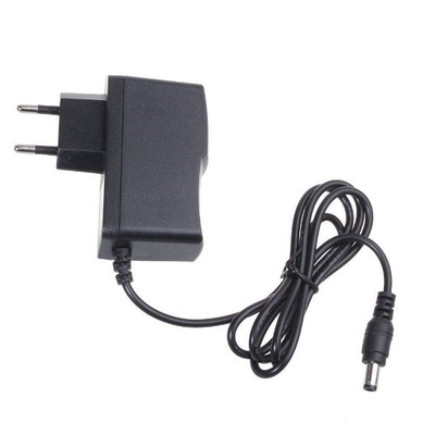 Adaptador de energía de 5V 1A C-Power con entrada de 100-240V CA y conector 5.5*2.1/5.5*2.5 CC