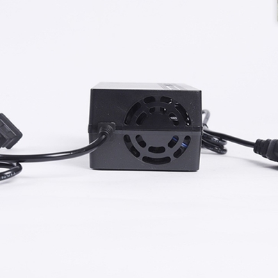 10A 4S 14.6V Cargador de batería LiFePO4 para bicicletas eléctricas Tecnología avanzada y diseño