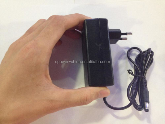 Adaptador de alimentación de corriente continua de 15V 2A 30W Tipo de salida de corriente continua de corriente continua para luces LED y aparatos eléctricos