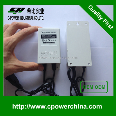 Adaptador de alimentación para exteriores de 12V 24W con corriente de salida de 2000mA y diseño blanco dócil